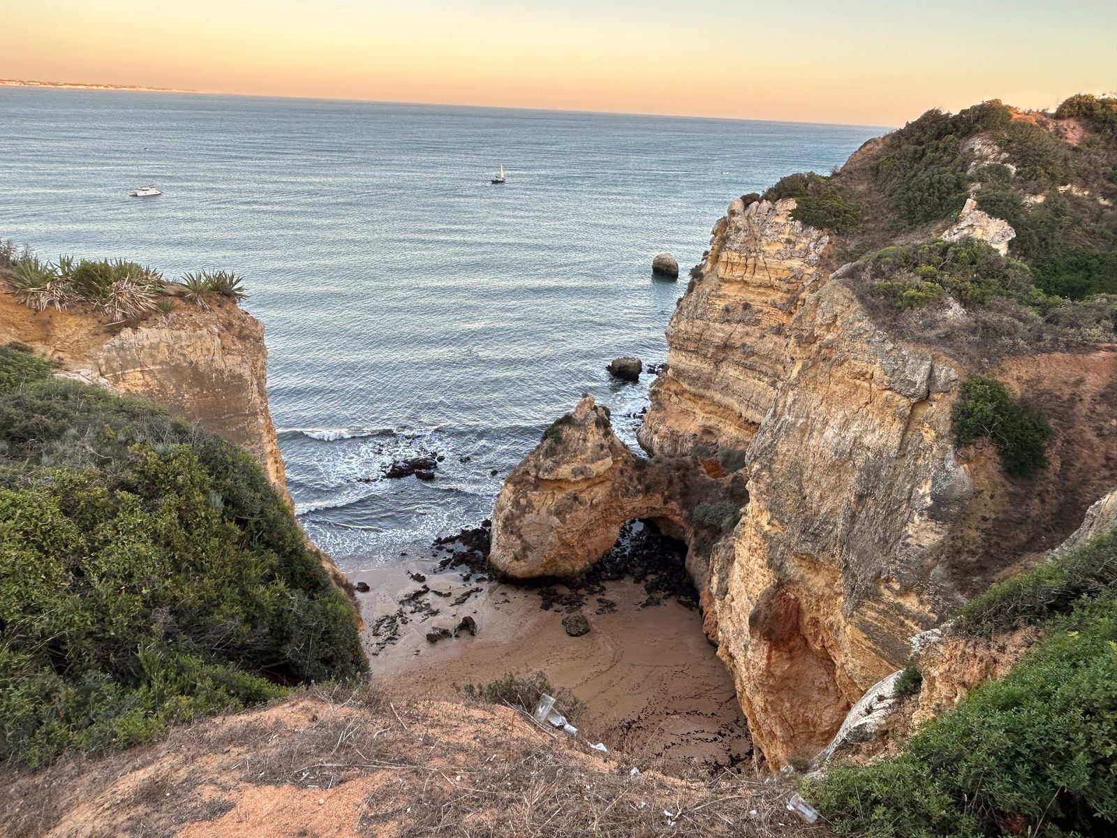 Blicke entlang der Algarve während eines Portugal Roadtrips